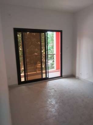 Appartements neufs a louer cité millionnaire grand Yoff image 8