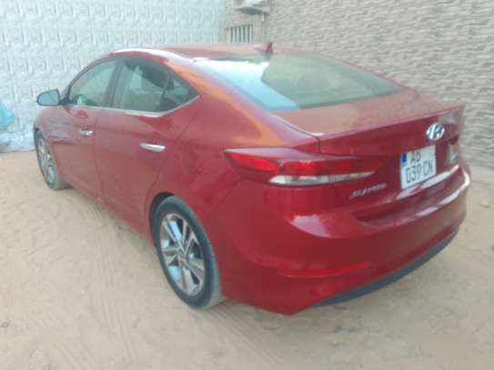 Hyundai Elantra limited image 5