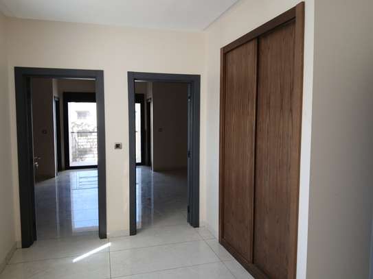 MAGNIFIQUE APPARTEMENT 03 AU POINT E image 9