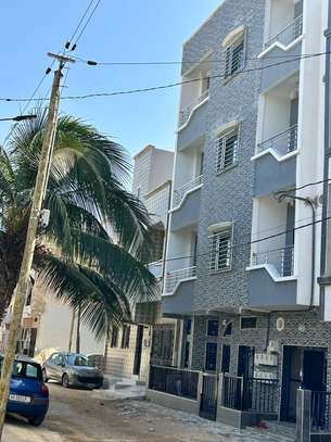 LUXUEUX APPARTEMENT T4 image 2