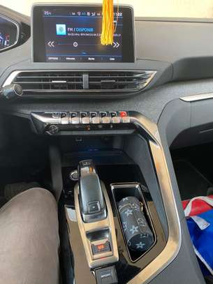 Peugeot 3008 2019 image 3