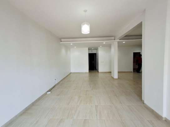 Bel appartement F5 à la cité Ataya image 4