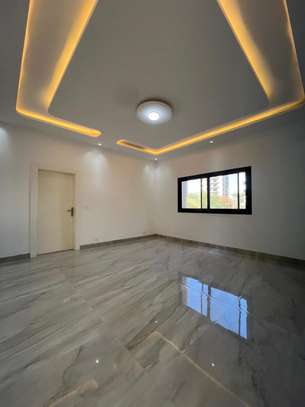 Appartement F4 à louer au Point E image 14