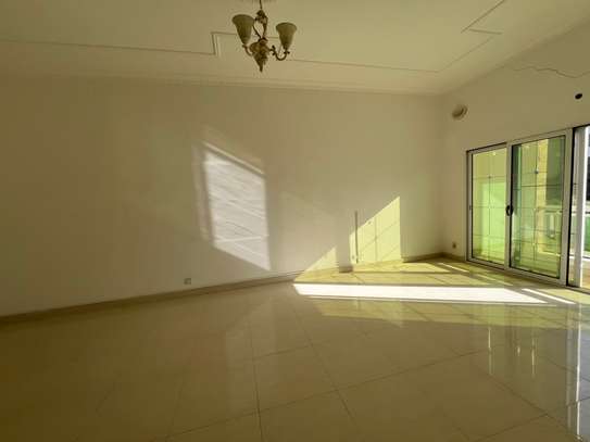 Appartement F4 à louer point E image 2
