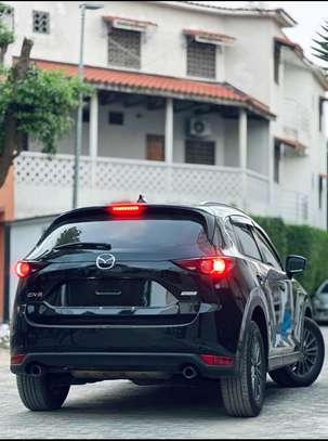 Mazda CX-5 SUV Noir Spacieux et Fiable image 10