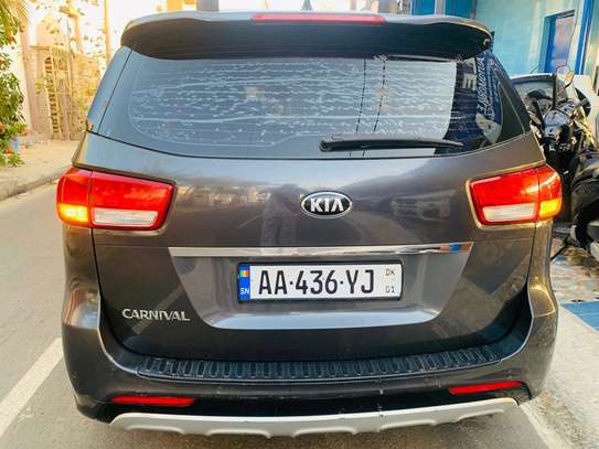 Kia carnival 2017 image 6