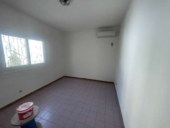 Villa à vendre à la cité Biagui image 4