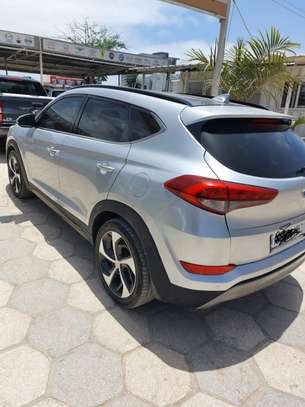HYUNDAI TUCSON 2017 FULL OPTION image 6