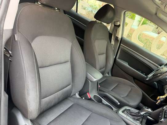 Hyundai Elantra 2017 image 8