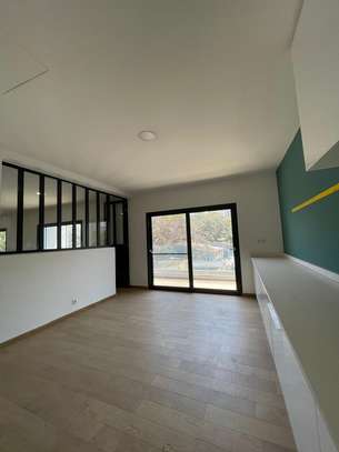 F4 neuf à louer au point e 204 m² image 11