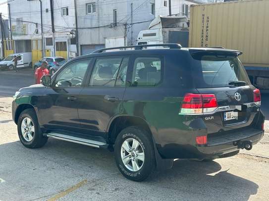 Toyota Prado Land Cruiser GX, R V8  2021 image 7