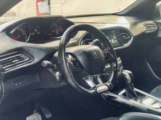 Peugeot 308 2016 GT Line image 9