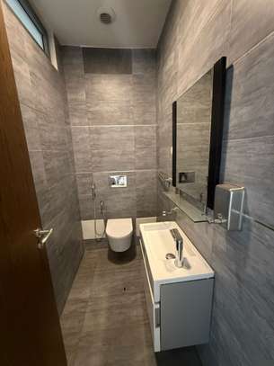 A louer à Fann Mermoz, grand appartement image 10