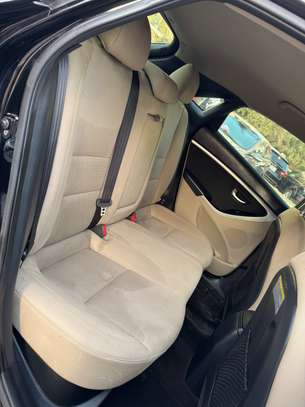 Hyundai Elantra gt image 8