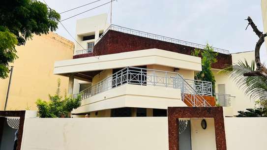 A louer - Villa R+2 Hann Mariste - 8 chambres, image 1