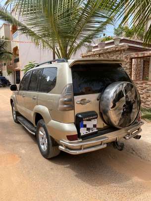toyota landre cruser image 8