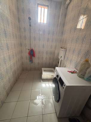 Villa moderne spacieuse 3 niveaux avec garage double image 10