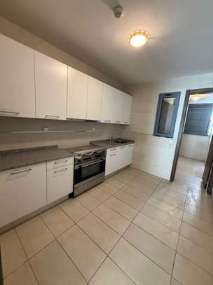 A louer à Fann Mermoz, grand appartement image 7