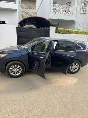 Kia Sorento 2017 image 2