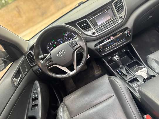 Hyndai Tucson image 2