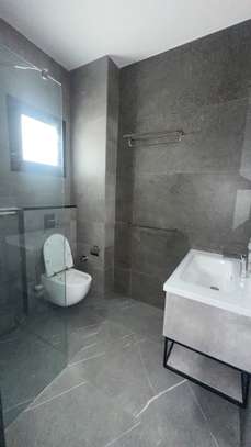 Penthouse à louer au Point E image 8