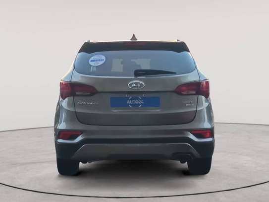 Hyundai Santa Fe 2017 – Intérieur cuir – Excellent état image 13