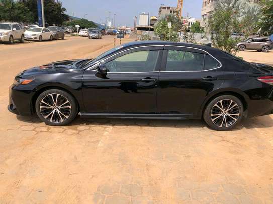 Toyota camry 2019 image 4
