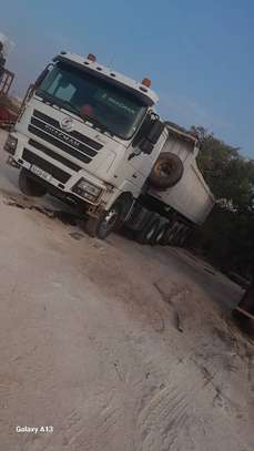 Camion shacman image 2