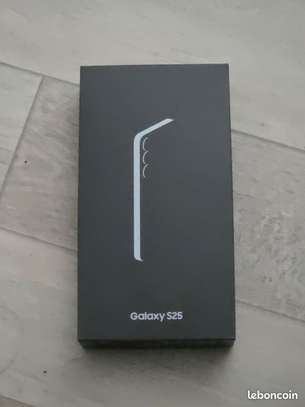 Samsung Galaxy s25 256giga 12giga neuf scellé image 1