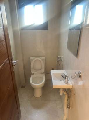À loué appartement neuf luxe  HANN MARISTE T4 image 7