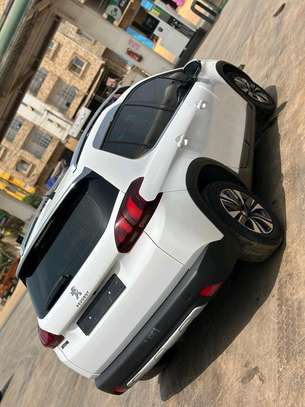Peugeot 2008 image 3