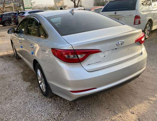 Hyundai image 4