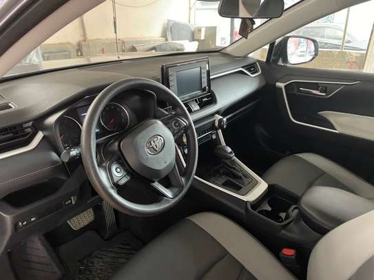 Toyota Rav42021 image 6