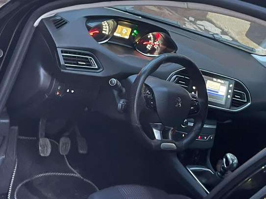 Peugeot 308 2015 image 5