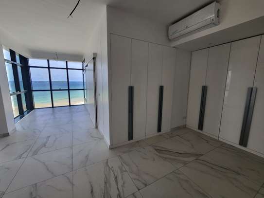 Superbe appartement en bord de mer au Plateau image 6