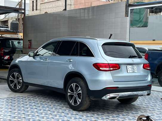 Mercedes benz image 1