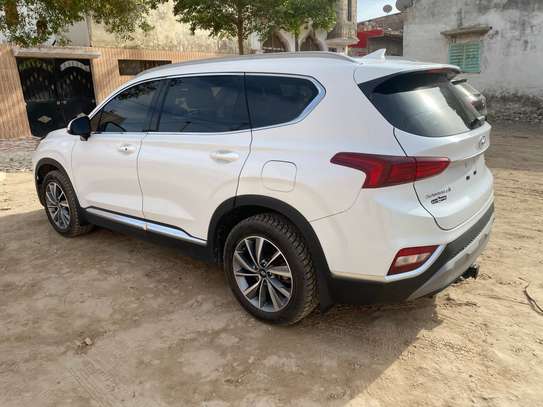 Hyundai Santa Fe 2019 SUV blanc spacieux polyvalent image 9