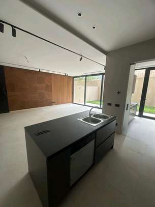 Superbe duplex corniche almadies image 4