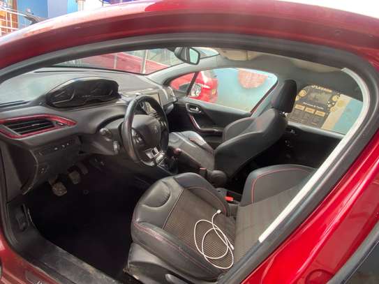 PEUGEOT 208 GTLINE image 6