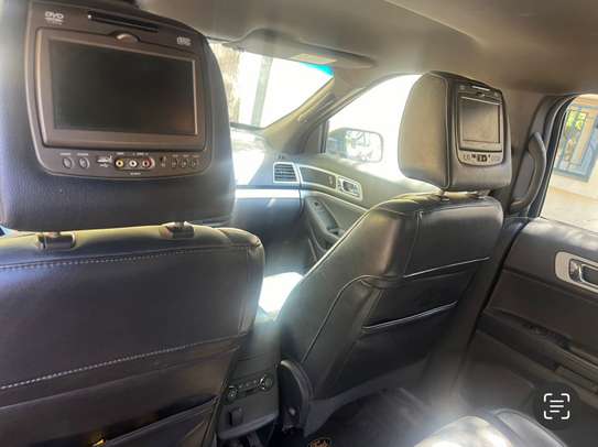 Ford Explorer 2011 image 4