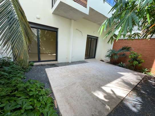 Villa contemporaine à louer Almadies image 9