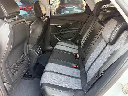 Peugeot 3008 image 6
