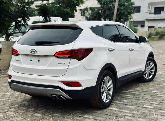 Hyundai Santa fe 2016 image 6