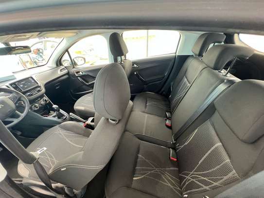 Peugeot 208 1.4 bluehdi 2017 image 10