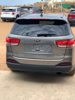 KIA SORENTO image 7