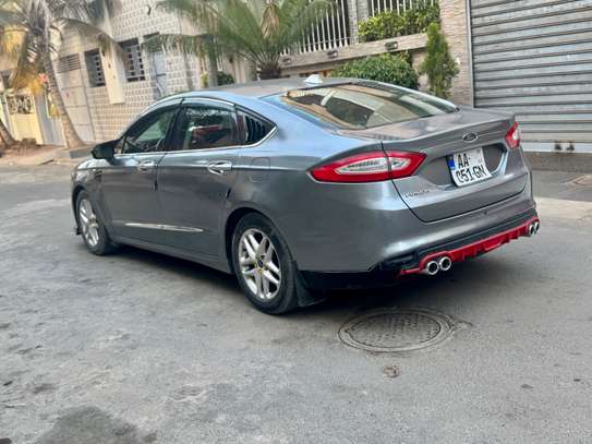 Ford Fusion image 3