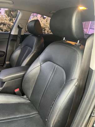 KIA K5 image 10