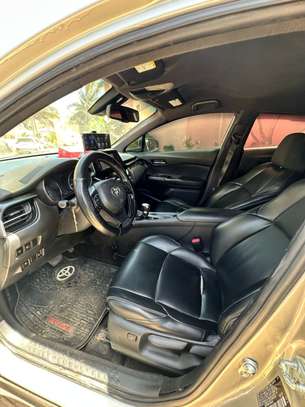 TOYOTA C-HR 2018 image 11
