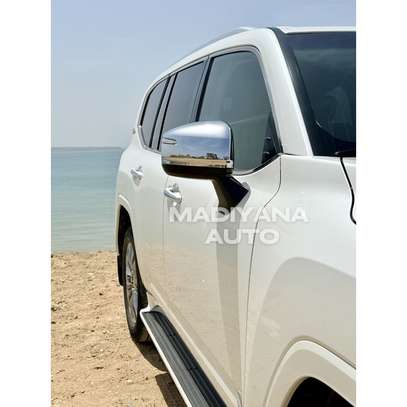 Toyota Land Cruiser 2022 image 8