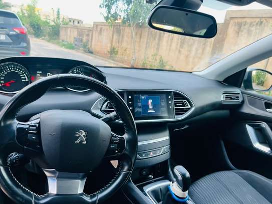Peugeot 308 image 5